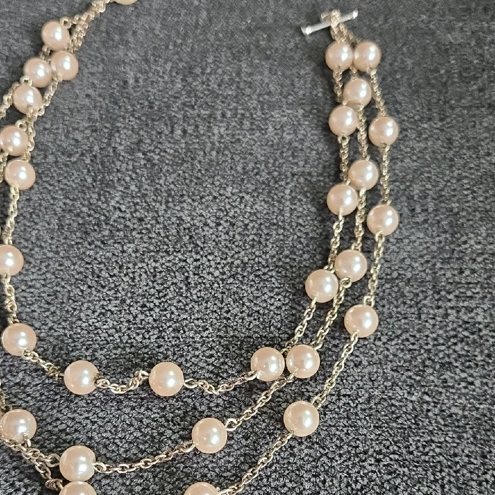Carolee Cream and Silver Pearl Set, Necklace, Bracelet &‎ Earrings